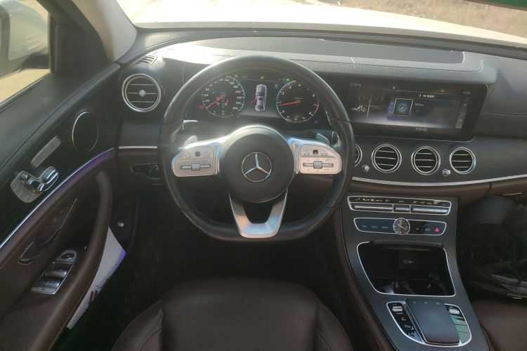 奔驰E级 2020款 改款 E 300 L 运动时尚型中控内饰13