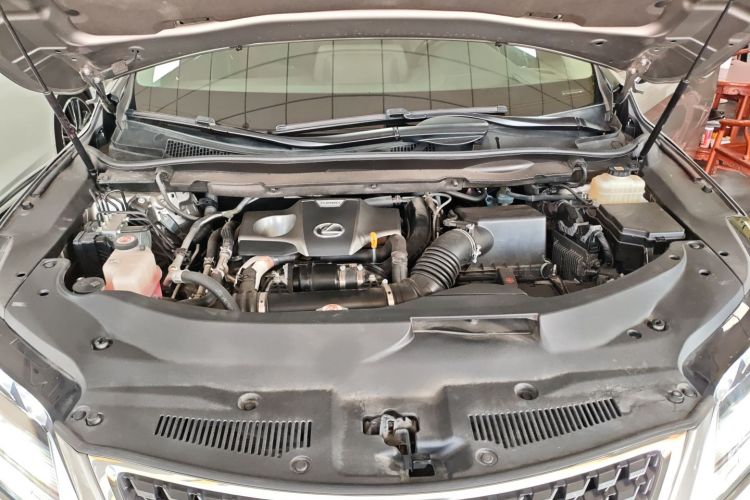 雷克萨斯RX 2020款 改款 300 四驱典雅版机舱底盘24