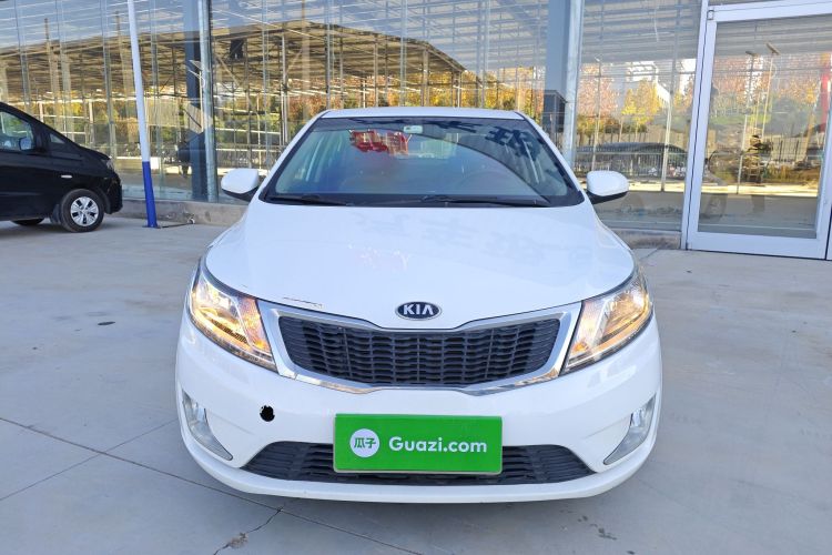 起亚K2 2012款 三厢 1.4L MT GLS纪念版车身外观2