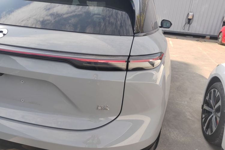 蔚来ES6 2025款 75kWh车身外观9