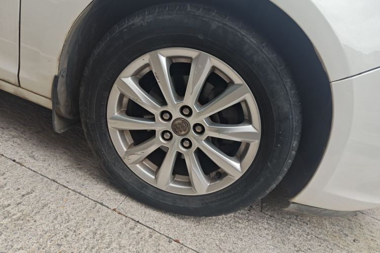 别克 英朗 2013款 GT 1.6L 自动舒适版车身外观10