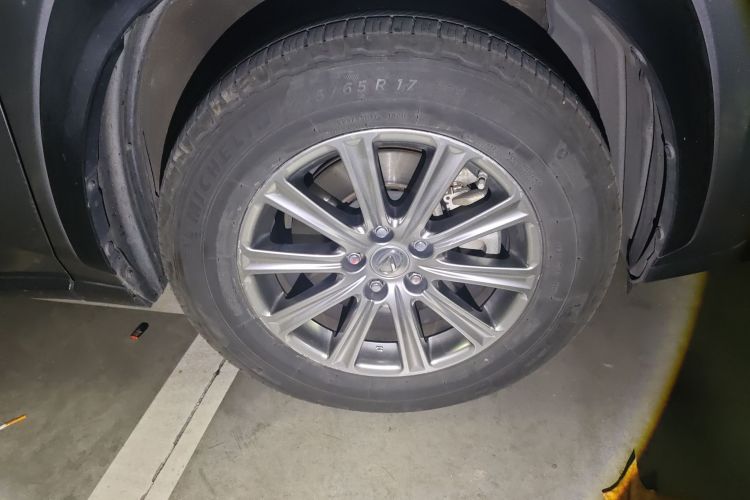 雷克萨斯NX 2015款 300h 前驱 锋尚版车身外观6007