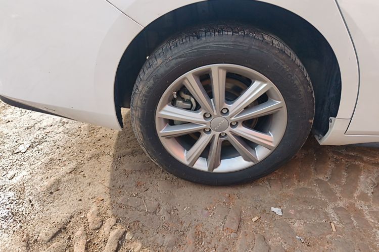 埃安 AION S 2023款 魅 580 磷酸铁锂车身外观6006