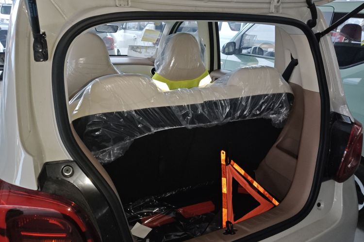 五菱汽车 宏光MINIEV 2025款 四门版 进阶款机舱底盘23