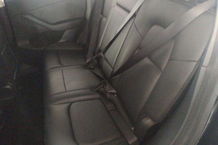 特斯拉 Model Y 2022款 后轮驱动版中控内饰7004