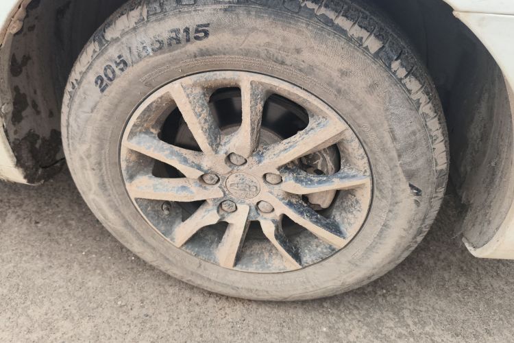 吉利汽车 帝豪 2019款 领军版 1.5L CVT豪华型 国VI车身外观6007