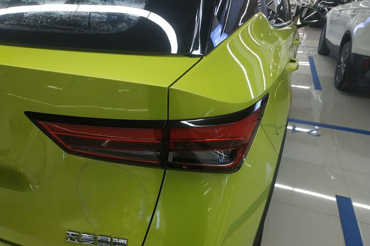 五菱汽车 五菱星驰 2022款 1.5L CVT畅享型车身外观9