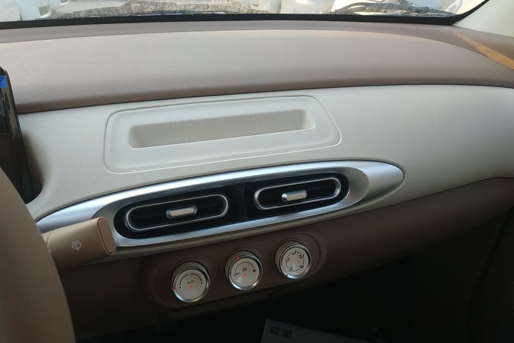 五菱汽车 宏光MINIEV 2025款 四门版 进阶款中控内饰16