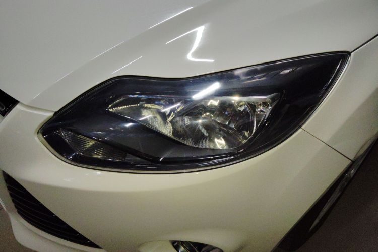 福特 福克斯 2012款 两厢 2.0L 自动豪华运动型局部细节36