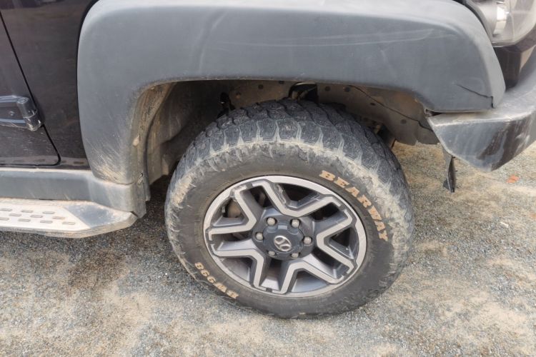 北京BJ40 2017款 40L 2.3T 自动四驱环塔冠军版车身外观6007