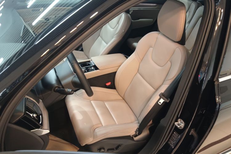 沃尔沃XC90新能源 2025款 T8 智尊豪华版 7座中控内饰19