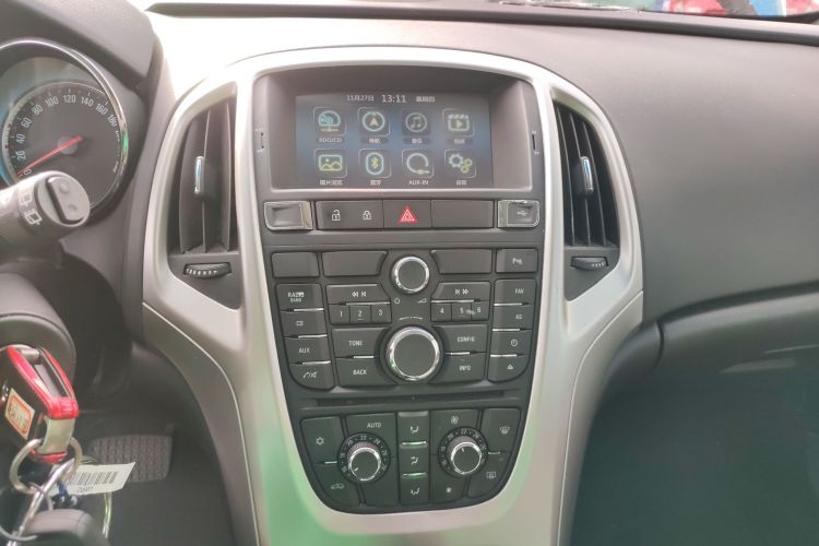 别克 英朗 2014款 XT 1.6L 自动时尚版中控内饰16