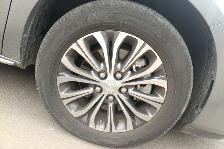 别克GL8 2023款 改款 陆上公务舱 豪华型车身外观10