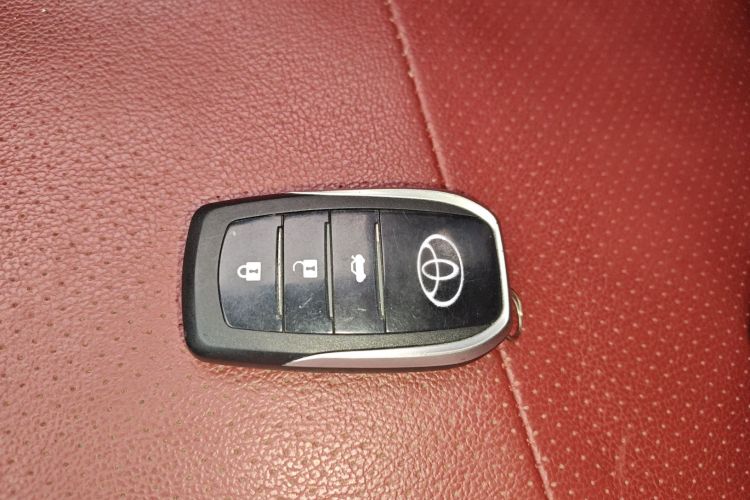 丰田 雷凌 2016款 1.6G CVT精英版中控内饰11