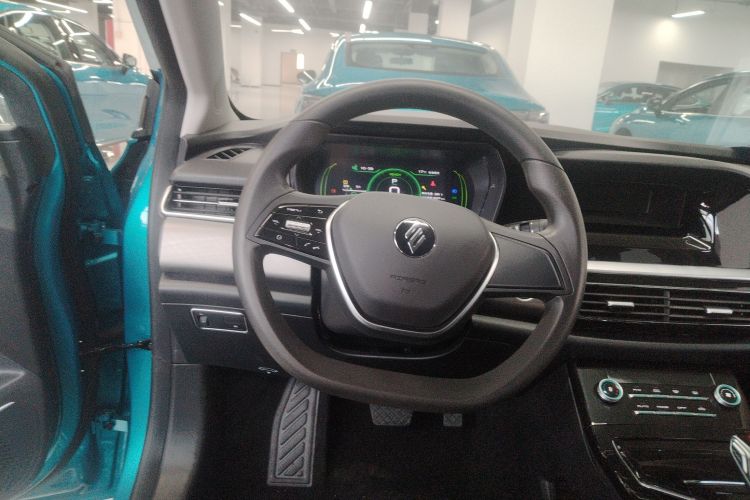 江铃集团新能源 羿 2023款 标准续航行业版中控内饰13