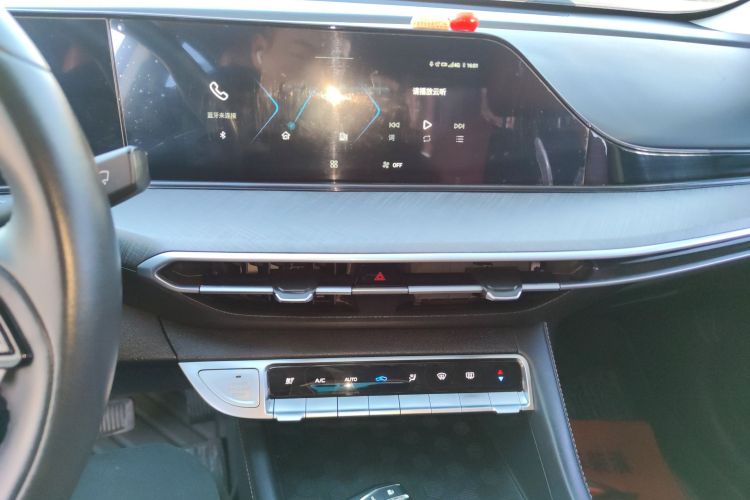 长安 逸动 2023款 畅享版 PLUS 蓝鲸NE 1.4T GDI DCT尊贵版中控内饰16