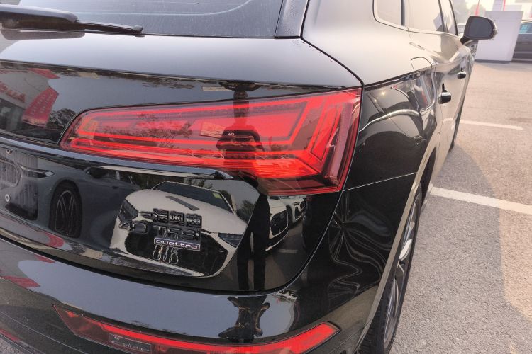 奥迪Q5L 2024款 40 TFSI 豪华动感型车身外观9