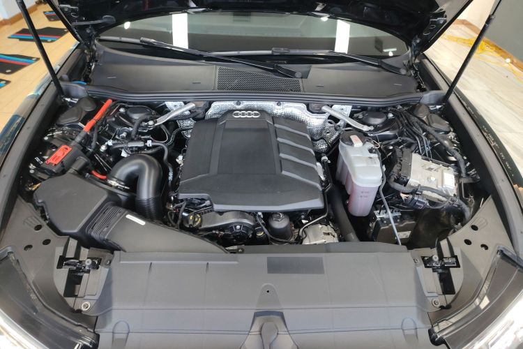 奥迪A6L 2022款 45 TFSI 臻选动感型机舱底盘24