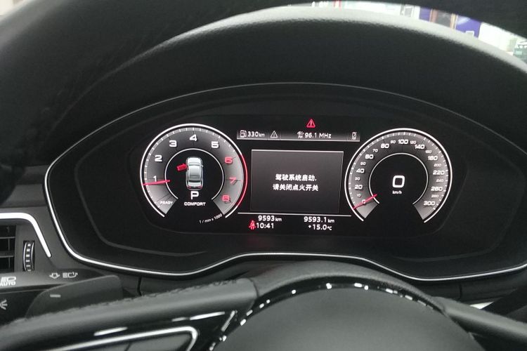 奥迪A4L 2024款 40 TFSI 时尚动感型中控内饰14