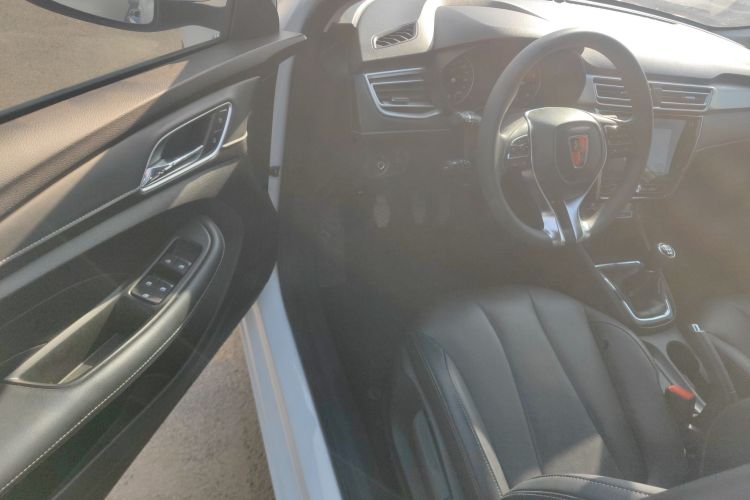 荣威i5 2020款 1.5L 手动4G互联领豪旗舰版中控内饰20