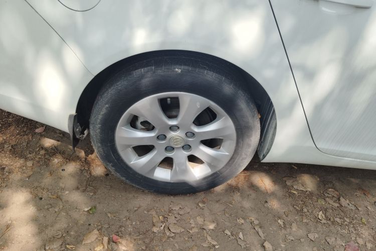 别克 君威 2014款 2.0L 领先时尚型车身外观56