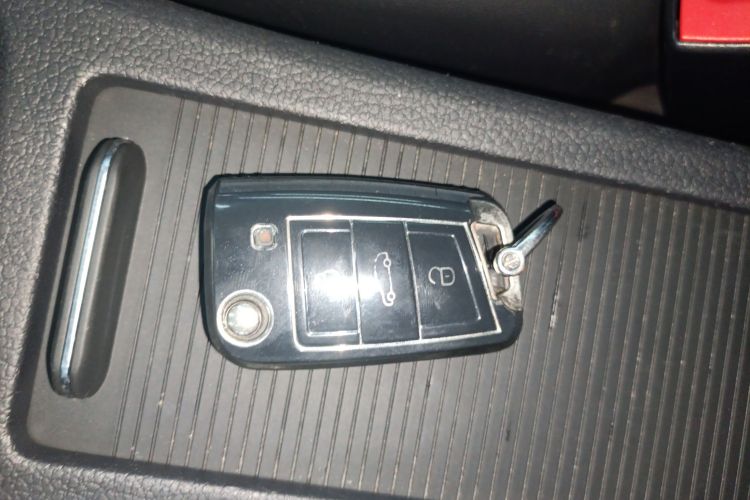 大众 高尔夫 2020款 200TSI DSG舒适进取版中控内饰11