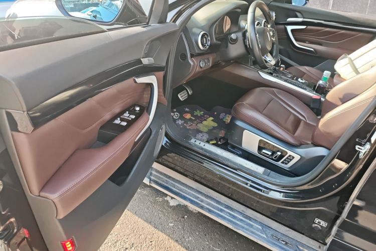 魏牌 VV7 2017款 2.0T 旗舰型中控内饰20