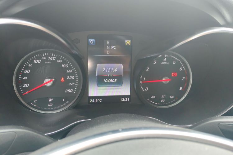 奔驰C级 2017款 C 200 运动版中控内饰14