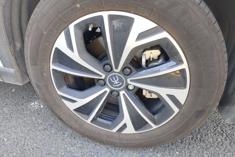 比亚迪 宋Pro新能源 2025款 第二代 DM-i 75KM领先型车身外观10