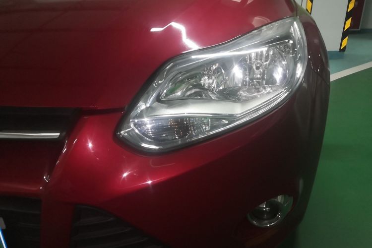 福特 福克斯 2012款 两厢 1.6L 自动风尚型局部细节36