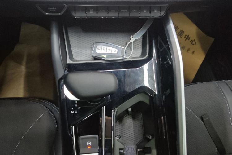 吉利汽车 星瑞 2025款 东方曜 2.0TD 望月版中控内饰18
