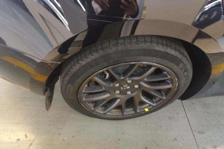 特斯拉 Model 3 2023款 后轮驱动版车身外观6008