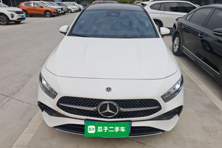奔驰A级 2023款 A 180 L车身外观2