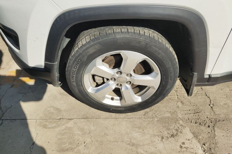 Jeep 指南者 2019款 220T 自动家享版车身外观6007