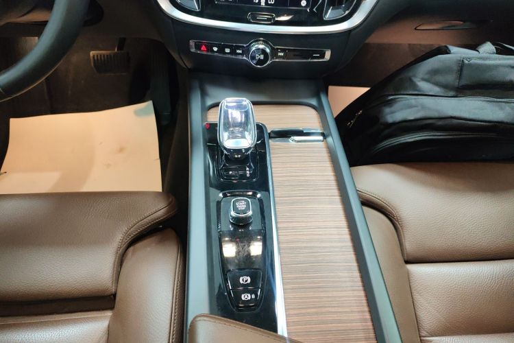 沃尔沃S60 2024款 B4 智远豪华版中控内饰18