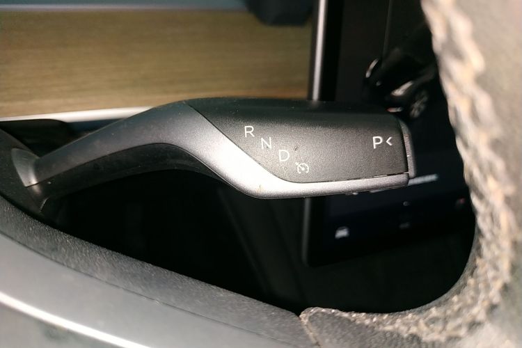 特斯拉 Model Y 2022款 改款 后轮驱动版中控内饰18