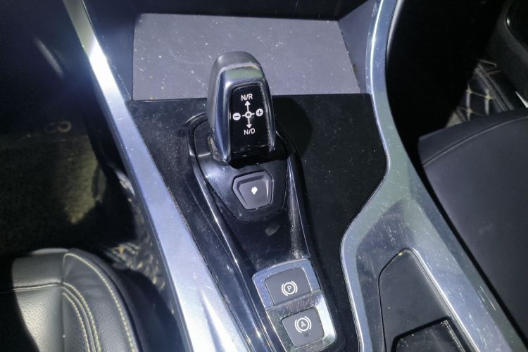 领克01 2017款 2.0T 两驱型版局部细节18