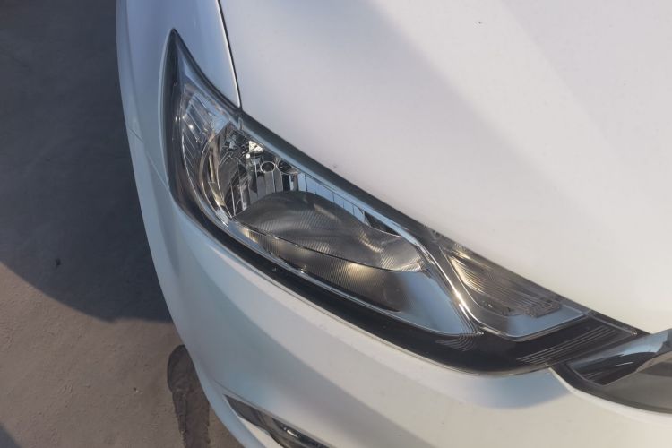 雪佛兰 爱唯欧 2014款 两厢 1.6SX AT 风尚版车身外观8