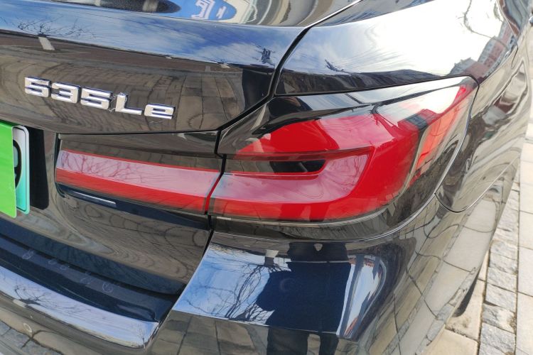 宝马5系新能源 2021款 535Le M运动套装车身外观9