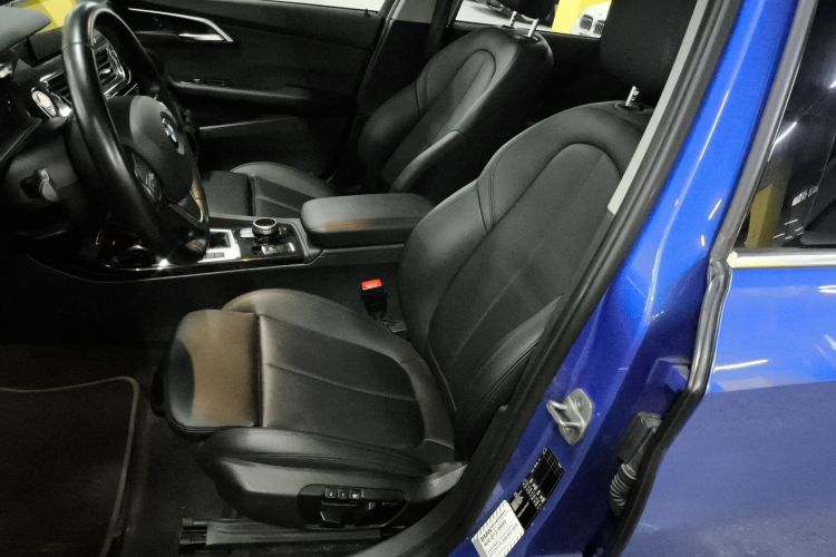 宝马1系 2017款 118i 运动型中控内饰19