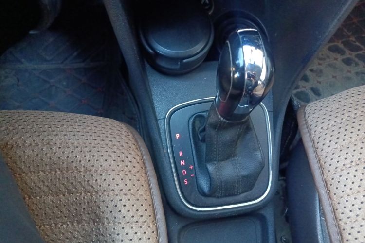 大众 Polo 2014款 1.4L 自动舒适版中控内饰18