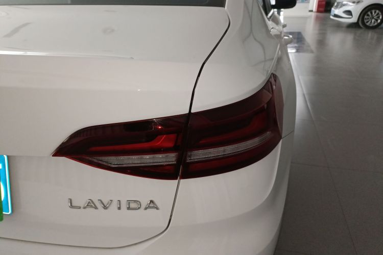 大众 朗逸 2023款 改款 1.5L 自动得逸版车身外观9