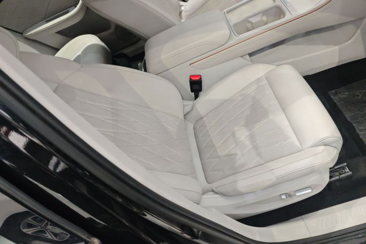 哪吒汽车 哪吒L 2024款 增程 310 闪充版局部细节41