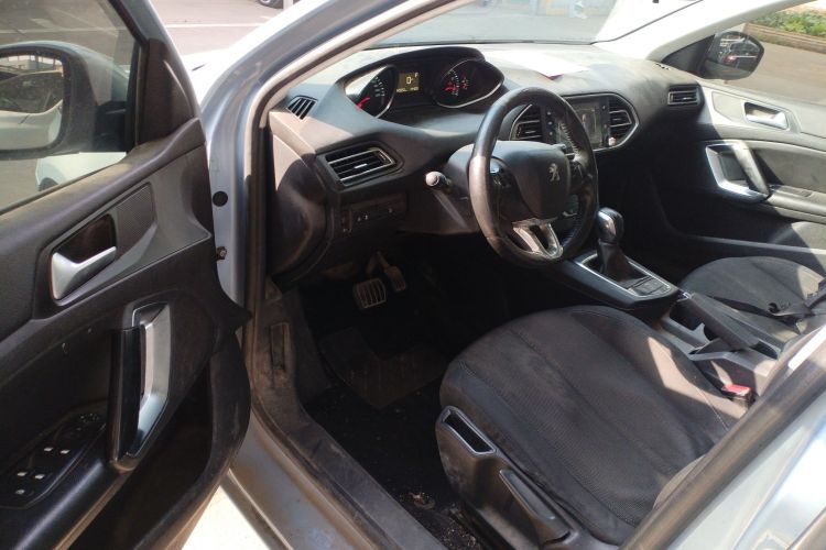 标致308S 2015款 1.2T 自动劲驰版中控内饰20