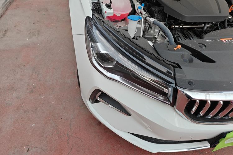 吉利汽车 帝豪 2026款 第4代 400万纪念款 1.5L 手动超越型车身外观8