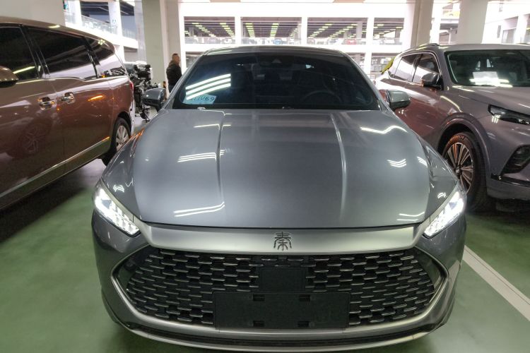 比亚迪 秦PLUS 2021款 DM-i 120KM 旗舰型车身外观2