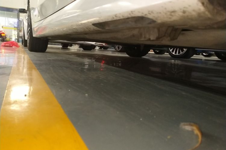 宝马3系 2021款 325Li M运动套装机舱底盘29