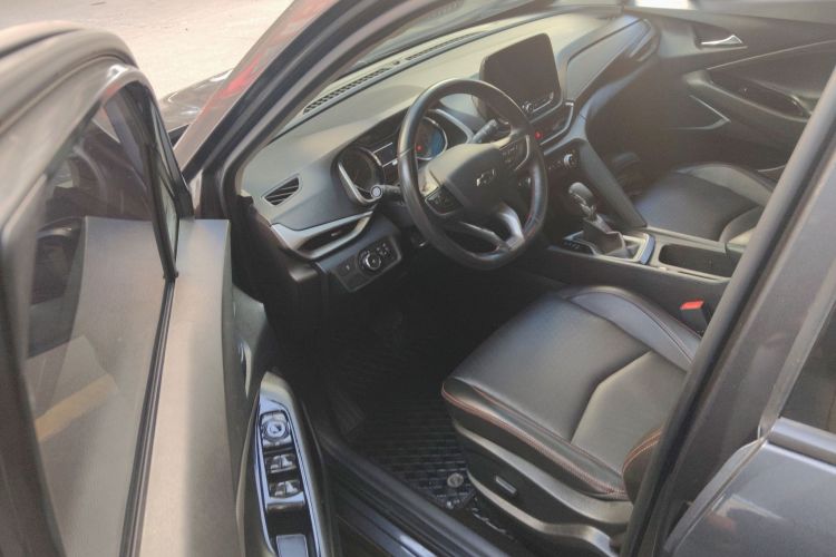 雪佛兰 沃兰多 2020款 轻混 Redline 530T 自动纵享版（5+2款）中控内饰7003