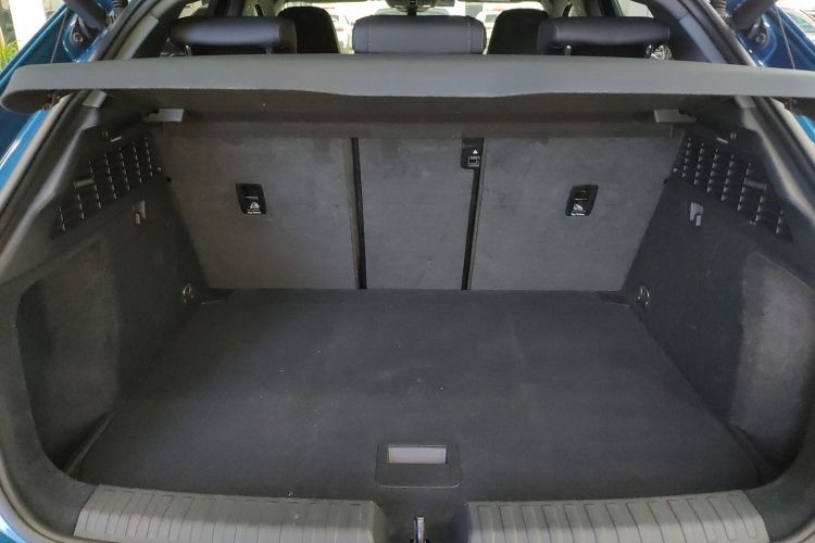 奥迪A3 2021款 Sportback 35 TFSI 时尚致雅型机舱底盘23