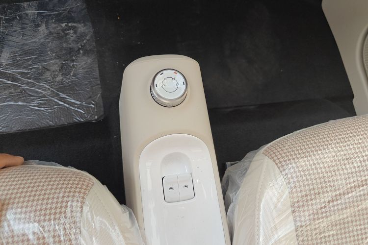 五菱汽车 宏光MINIEV 2024款 第三代 215km 青春版中控内饰18